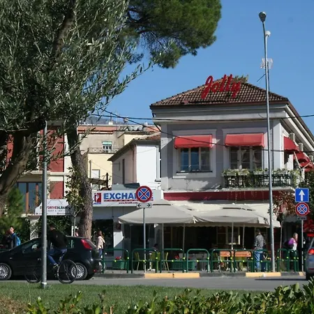 Jolly Center